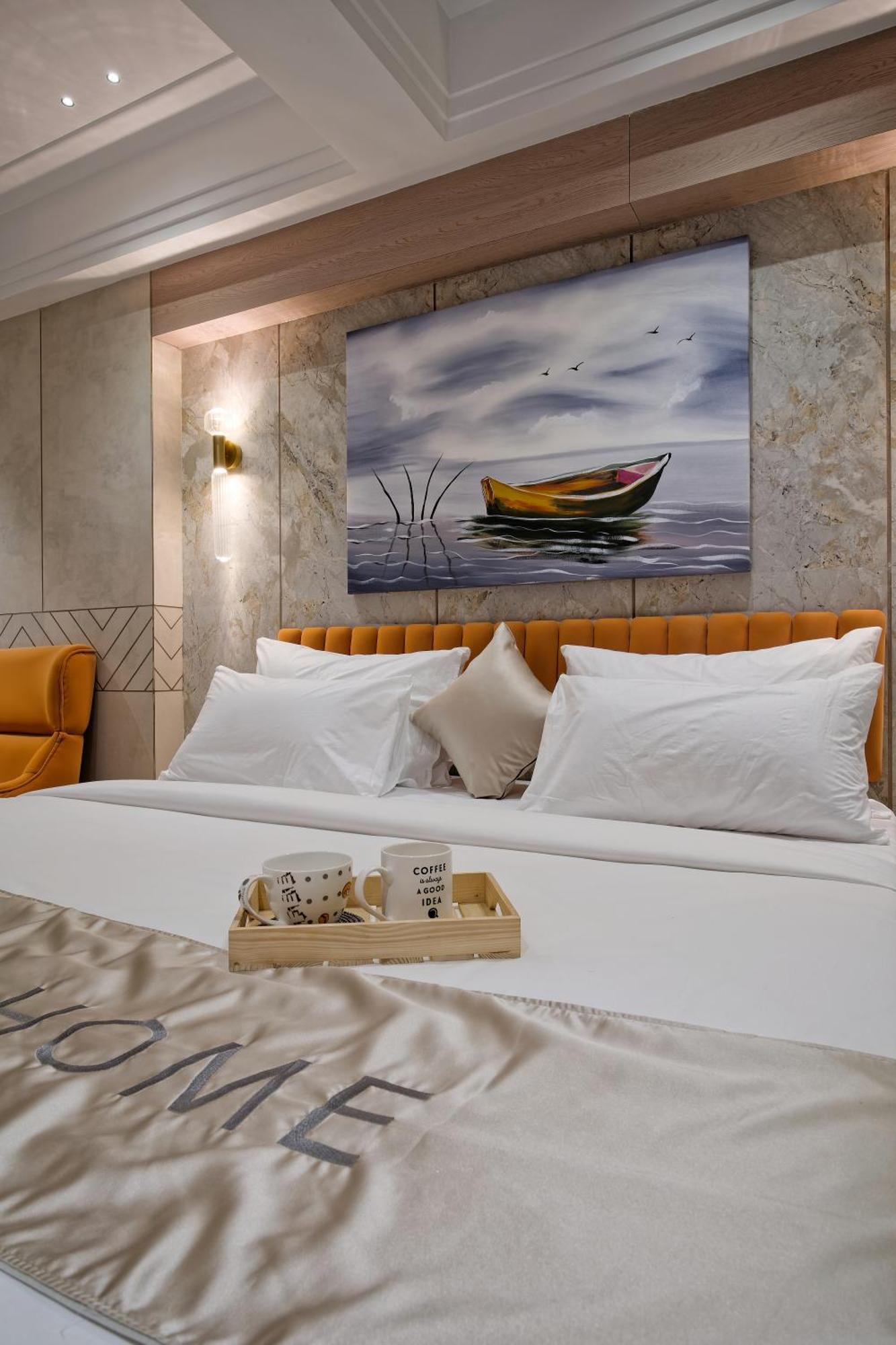 Golden Plaza Hotel Ahmedabad Buitenkant foto