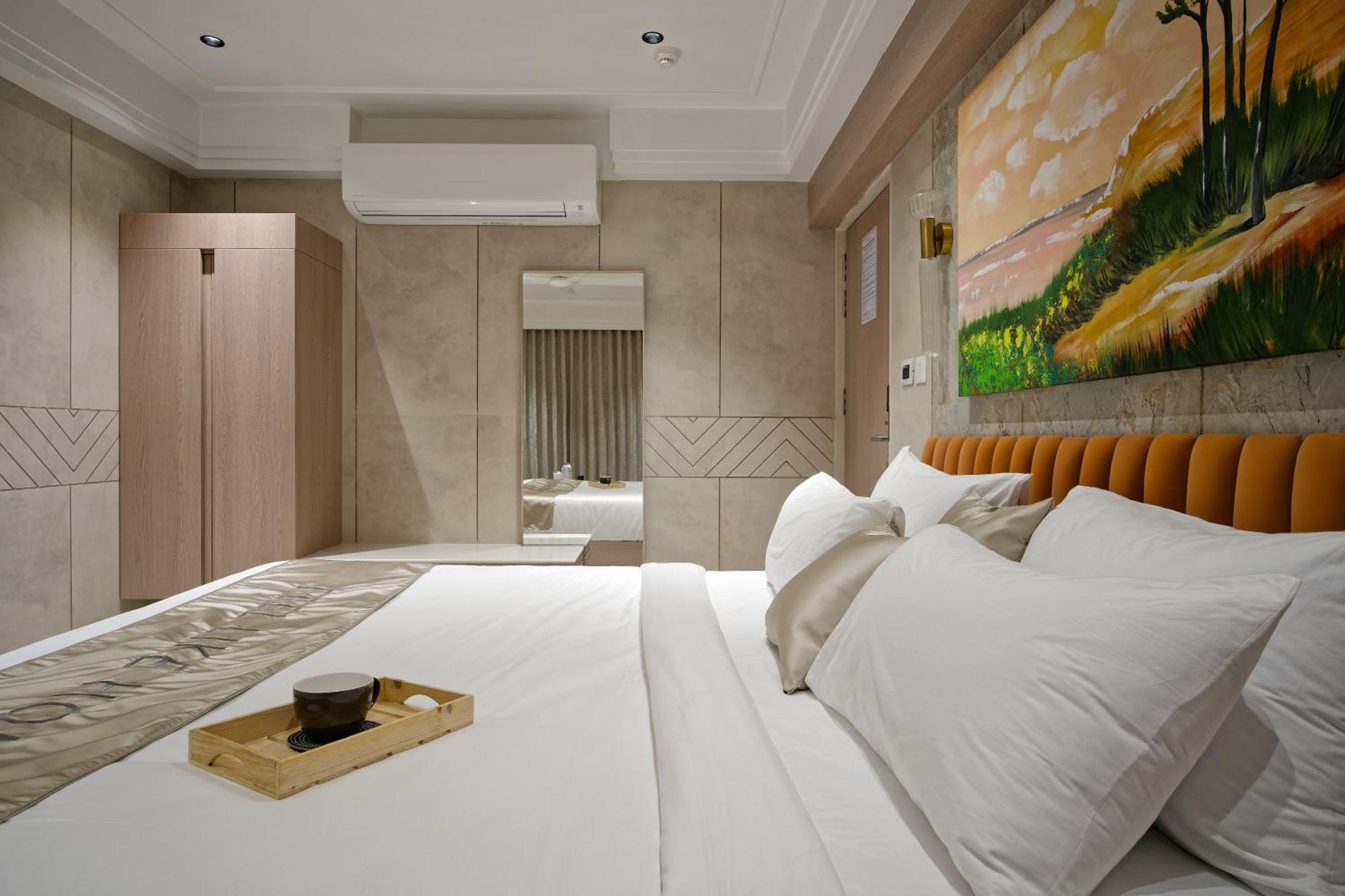 Golden Plaza Hotel Ahmedabad Buitenkant foto