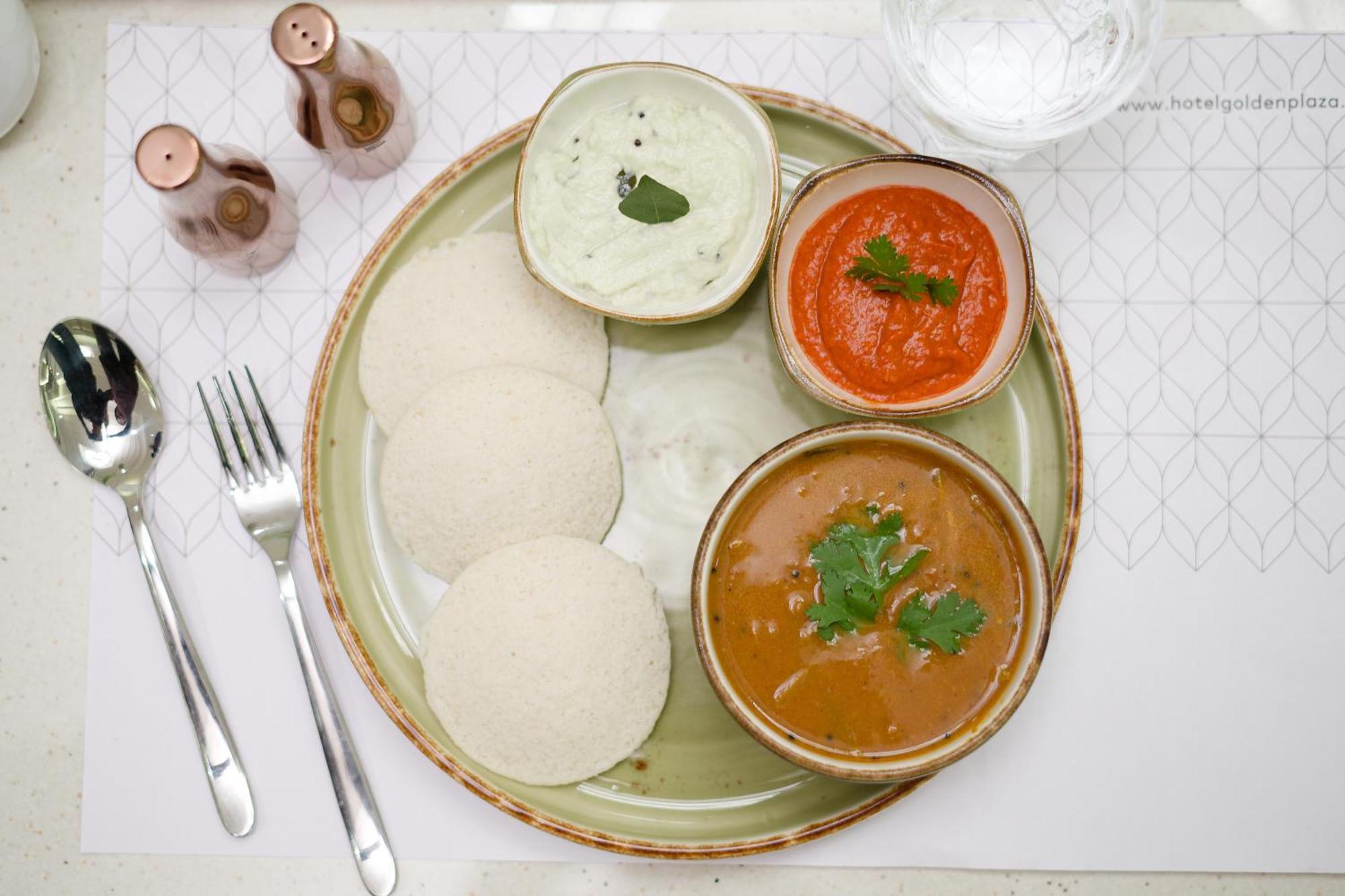 Golden Plaza Hotel Ahmedabad Buitenkant foto