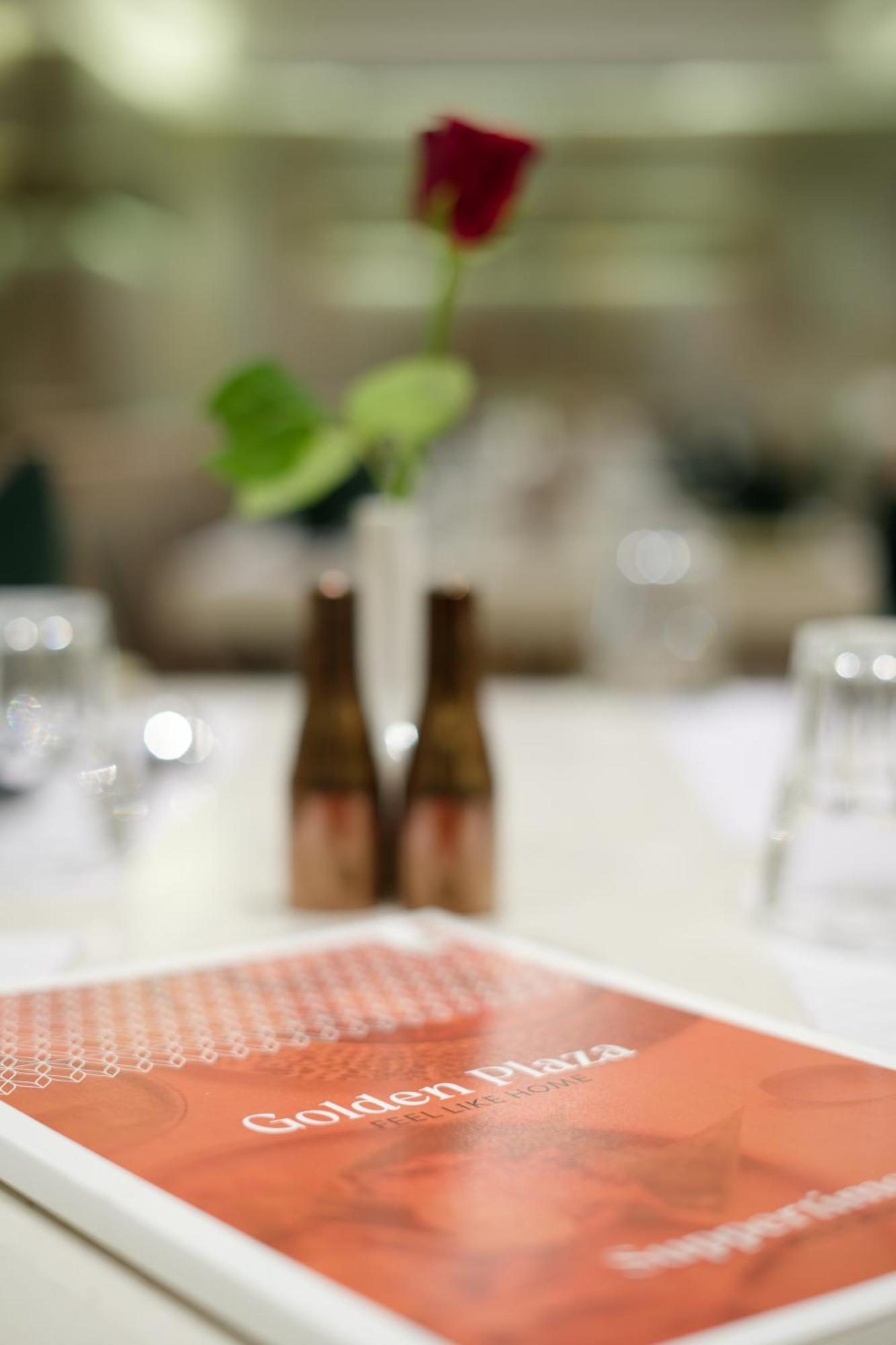 Golden Plaza Hotel Ahmedabad Buitenkant foto